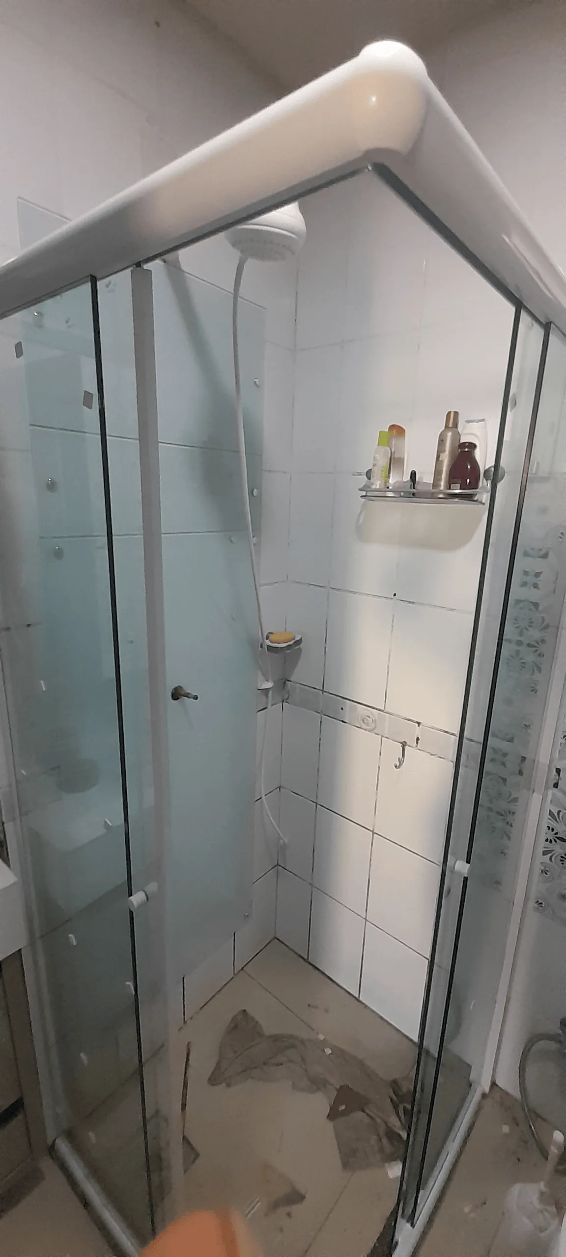 Box de banheiro de vidro temperado instalado em Manaus